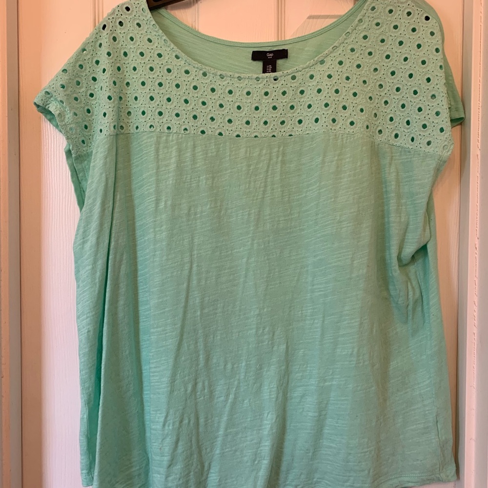 Gap Eyelit Detail Tee